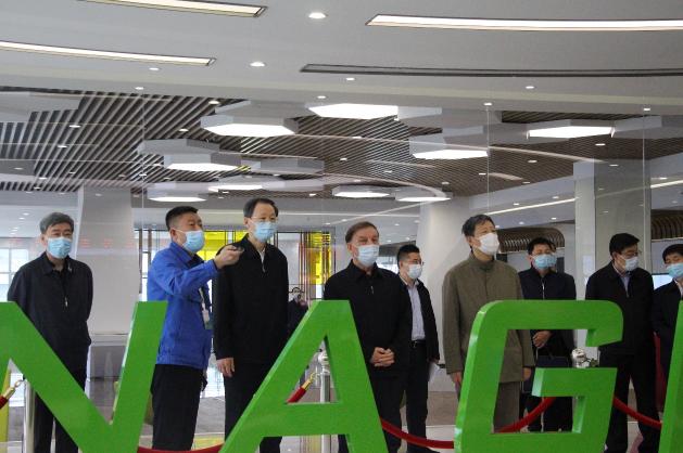 全国人大常委会副委员长艾力更?依明巴海到3133cc拉斯维加斯通州项目发展科普法法律查抄